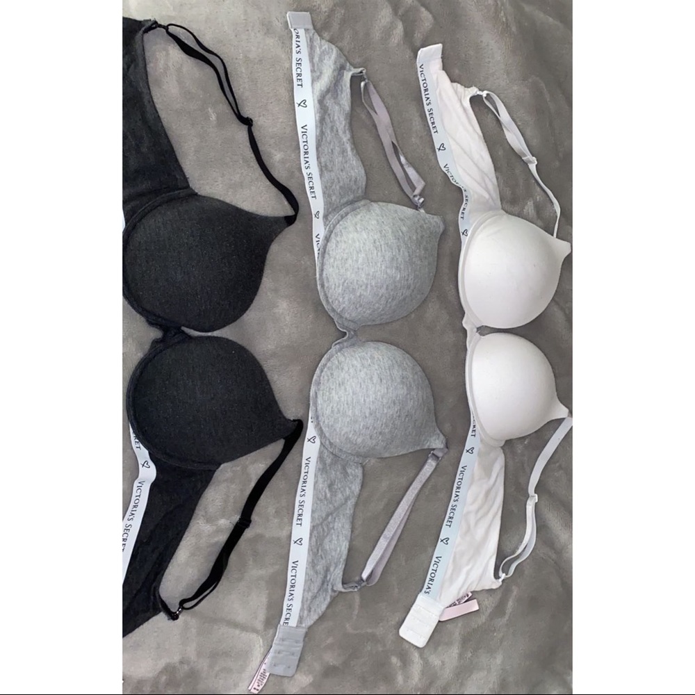 ***SOLD*** 3 Victoria Secret Bras